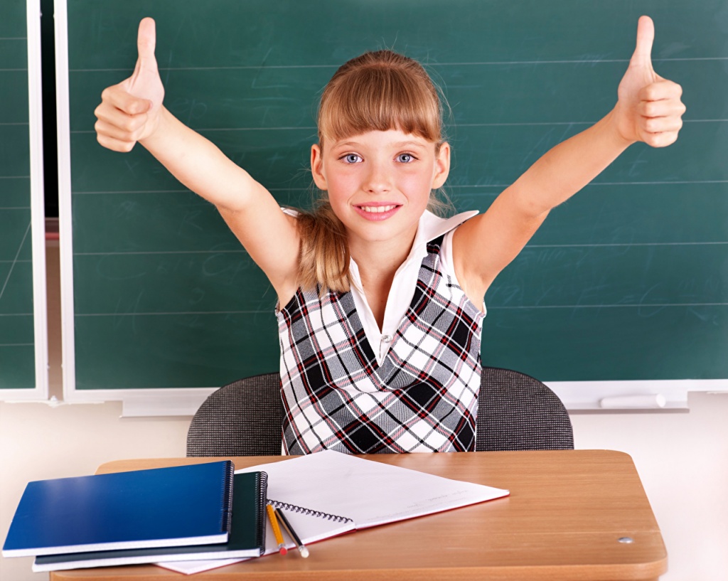 IMG_1024.jpg School_Fingers_Little_girls_Hands_Notebooks_547119_1282x1024.jpg